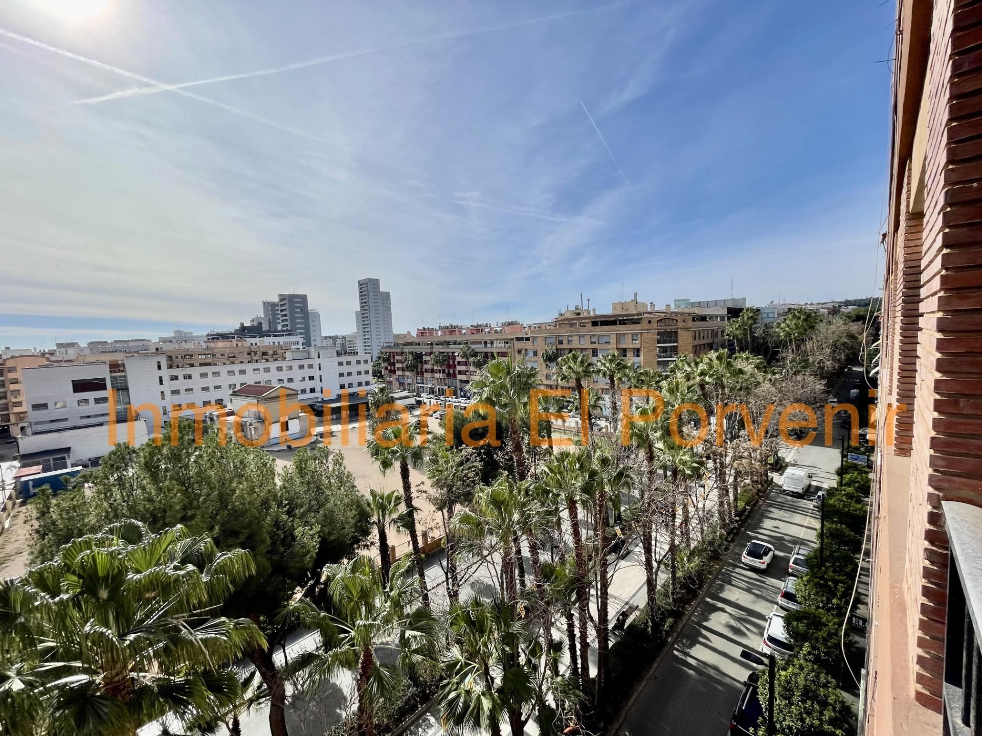 Vista exterior de Pis en venda en Torrent amb Terrassa i Balcó