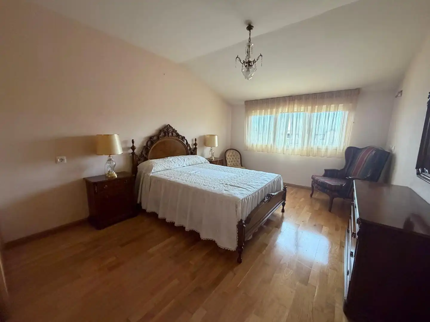 Dormitori de Casa adosada en venda en Palazuelos de Eresma amb Calefacció, Terrassa i Alarma