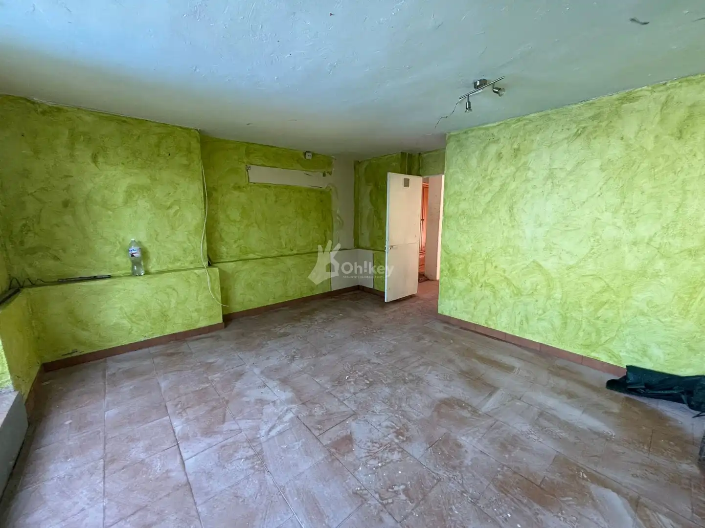 Houses for sale in Onzonilla  with Heating, Parquet flooring and Swimming Pool