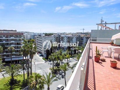 Vista exterior de Àtic en venda en Salou amb Aire condicionat i Terrassa