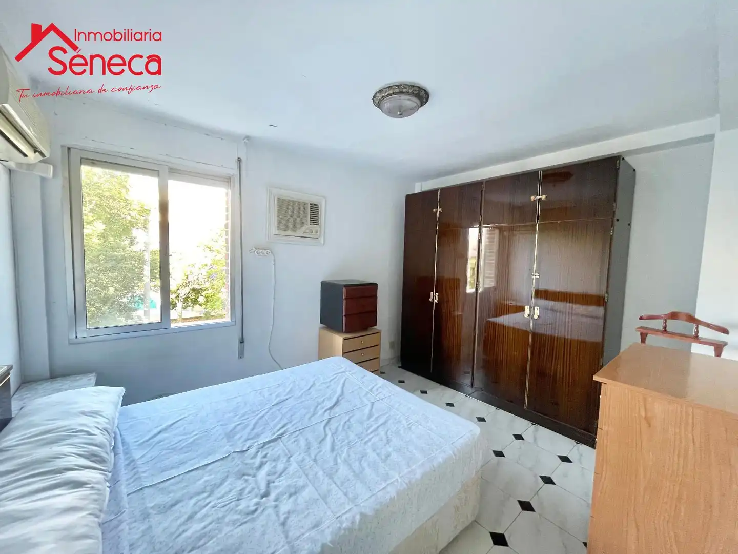 Bedroom of Flat for sale in Córdoba  with Air Conditioner