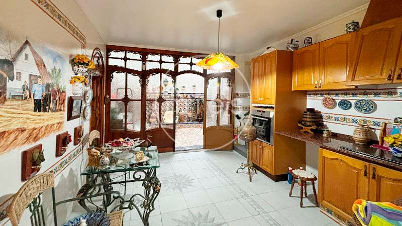 Cuina de Casa o xalet en venda en Turís amb Terrassa, Traster i Balcó