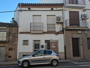 Adosado con balcón en venta en Plaza CAMPILLO 52