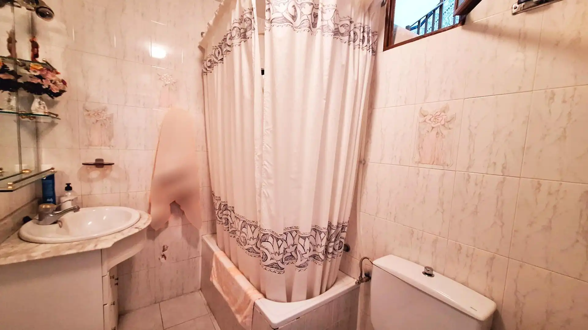 Bany de Casa o xalet en venda en Córdoba amb Terrassa i Traster