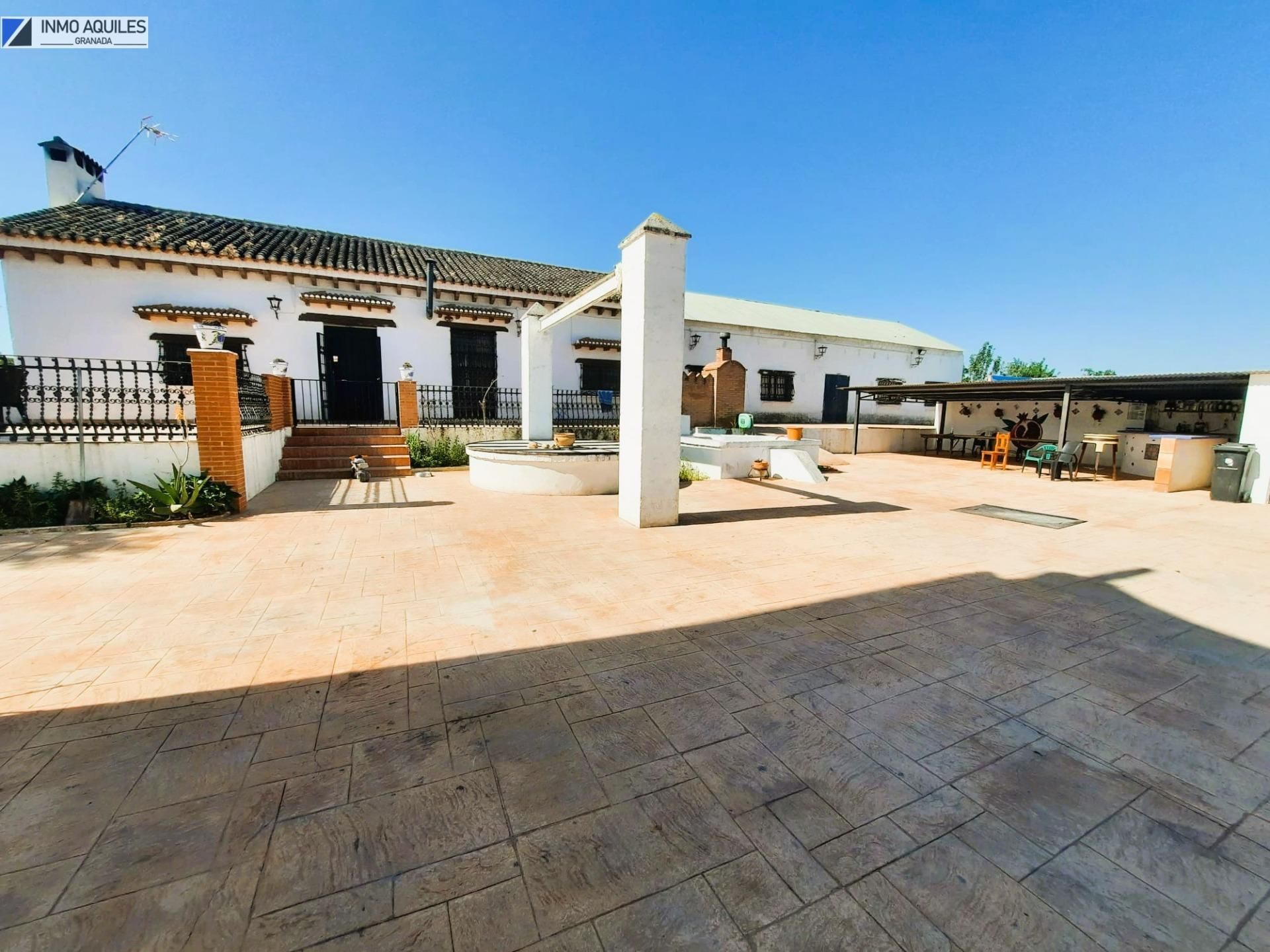 Vista exterior de Casa o xalet en venda en  Granada Capital amb Aire condicionat, Calefacció i Jardí privat