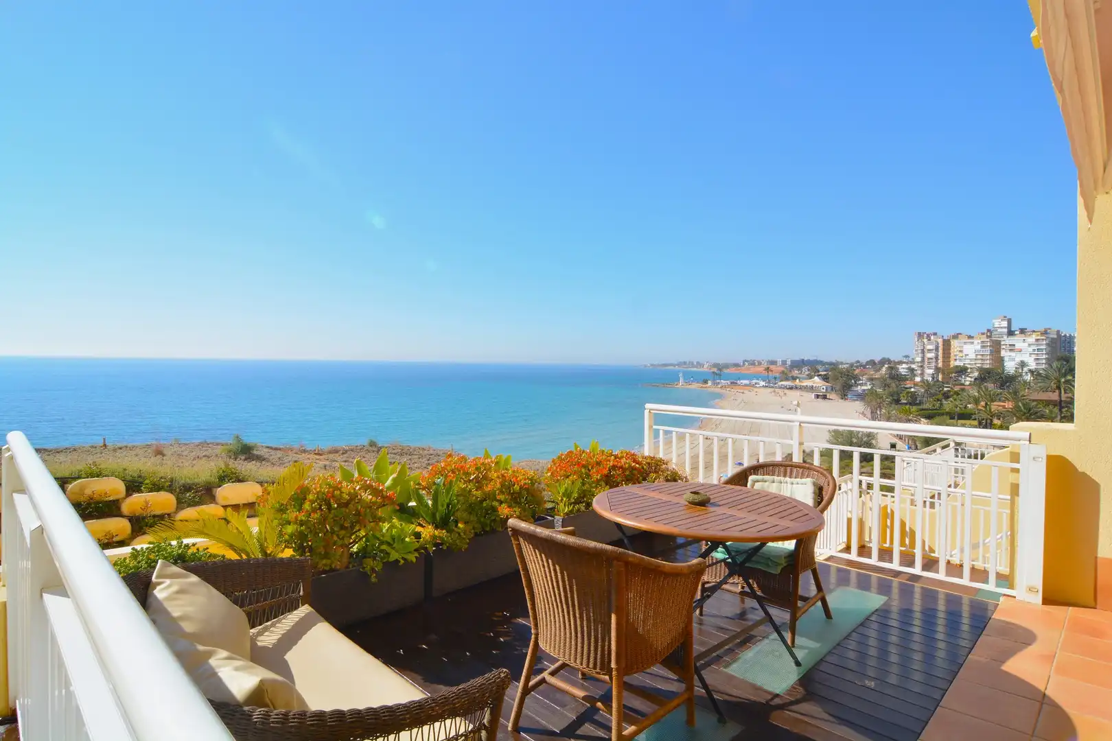 Terraza de Planta baja en venta en Orihuela con Amueblado y Piscina comunitaria