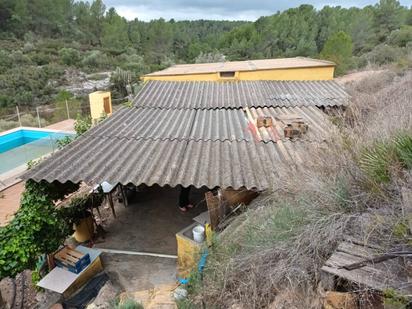 Vista exterior de Casa o xalet en venda en L'Alcora amb Jardí privat i Piscina