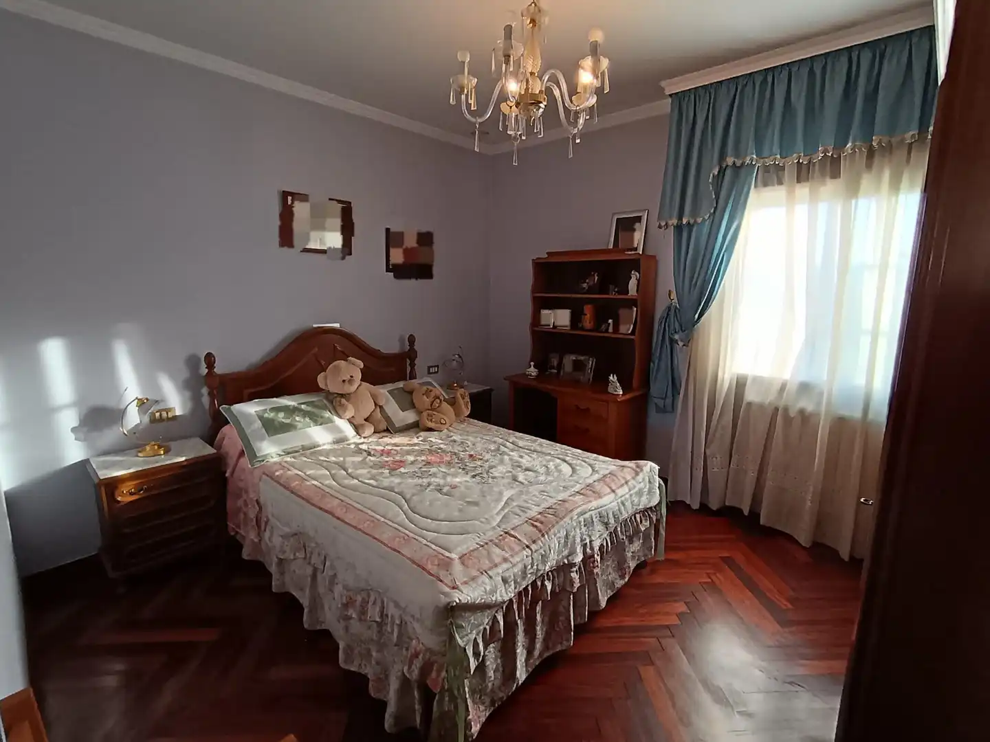 Dormitori de Casa o xalet en venda en Pontevedra Capital  amb Calefacció, Jardí privat i Parquet