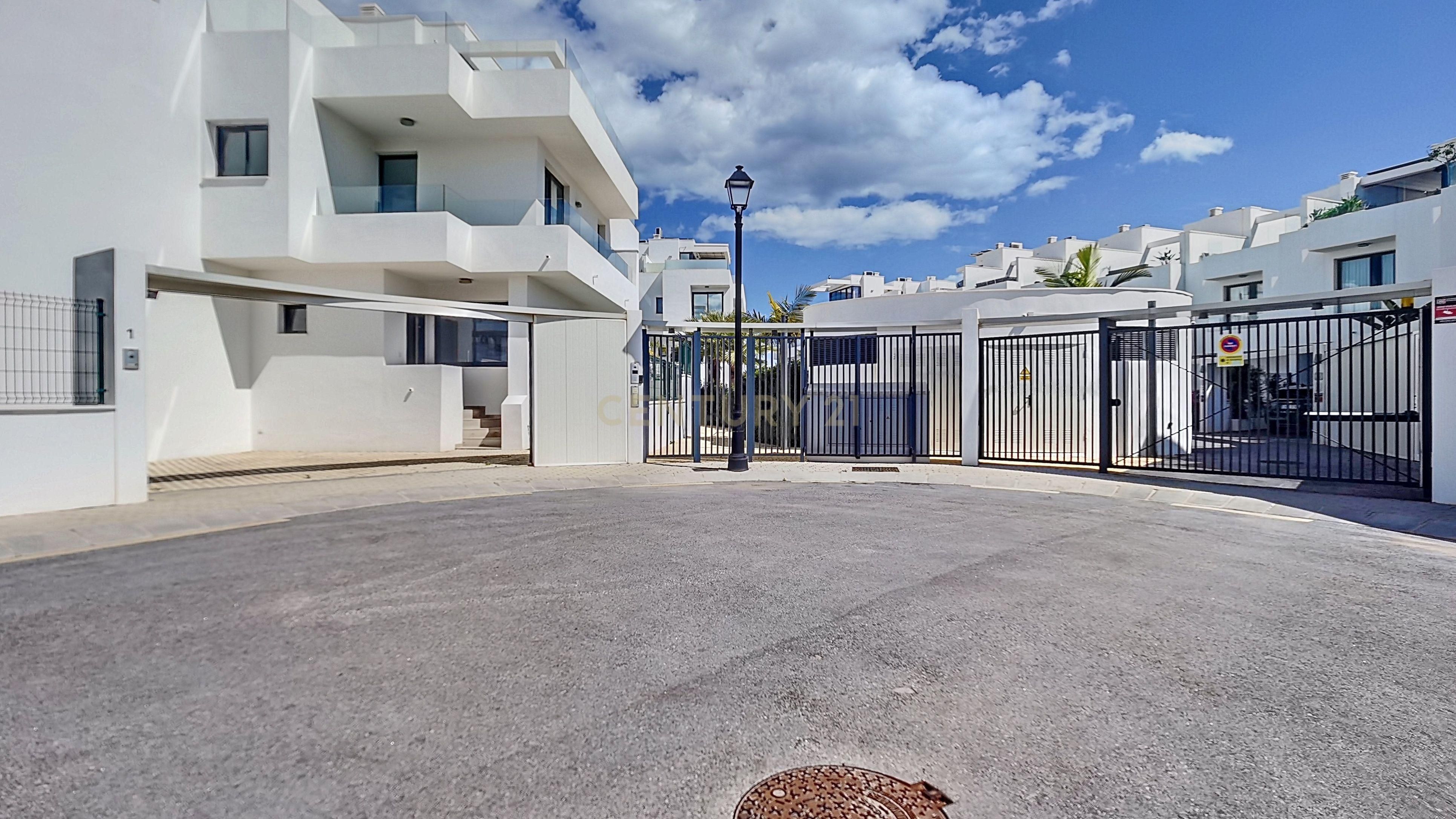 Single-family semi-detached for sale in ENCINAS , 7, Castillo Sohail - Myramar