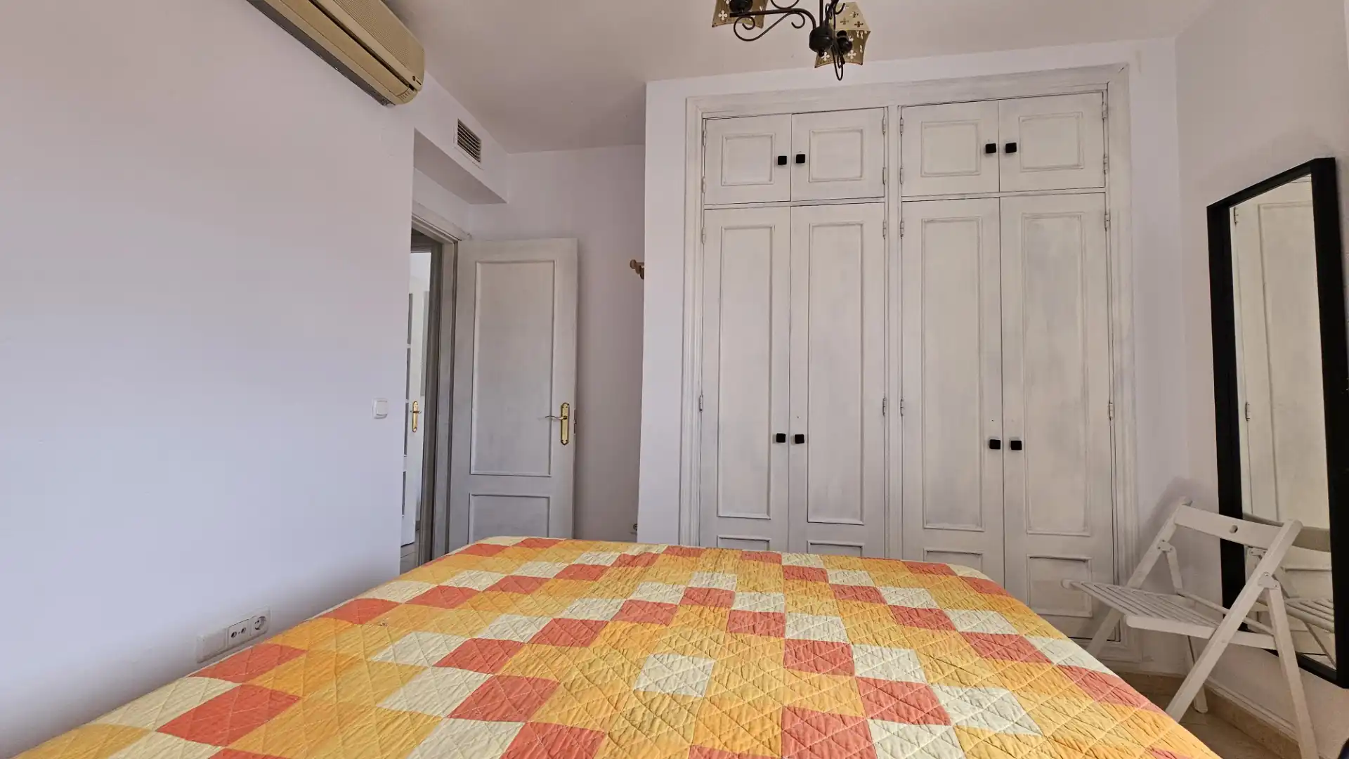 Habitación de Piso de alquiler en Málaga con Aire acondicionado y Amueblado