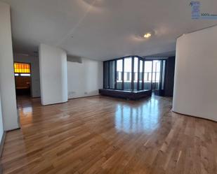 Living room of Flat to rent in  Madrid Capital  with Heating, Parquet flooring and Terrace