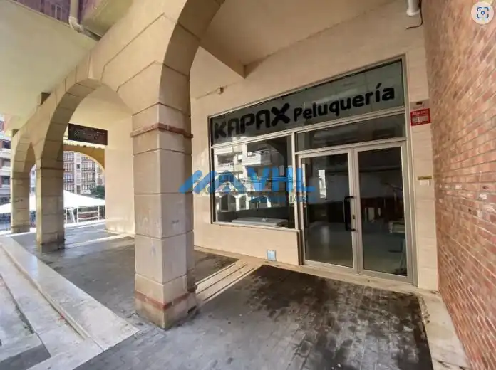 Gewerbefläche zum Verkauf in Calle Maestro Barbieri