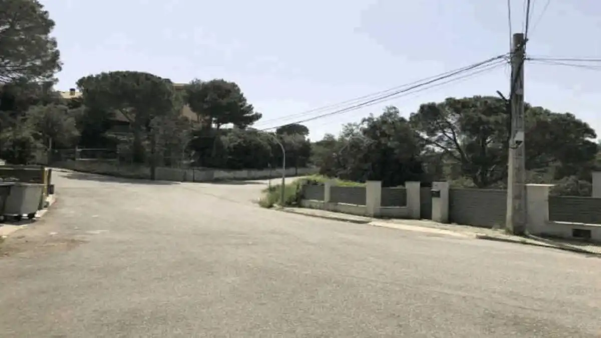 Casa aparellada amb jardí en venda a Carrer Tarragó, imagen 3