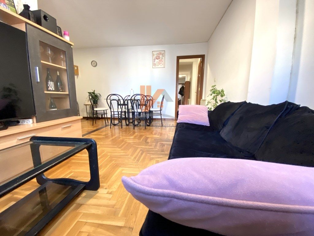 Living room of Flat for sale in Santiago de Compostela   with Furnished and Oven