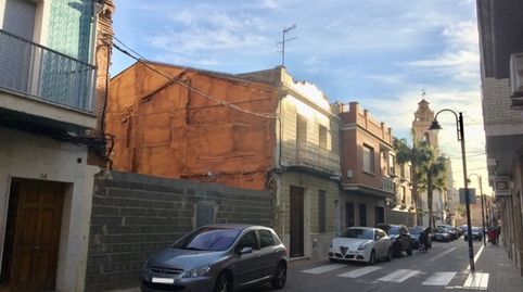 Solar en Museros zona Centro, 219 m. de superficie parcela, con una fachada de 8,60m y una profundidad de 31m. Orientación Sur...E