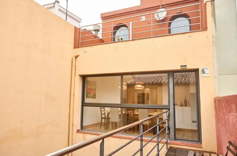 Vista exterior de Casa adosada en venta en Sant Feliu de Llobregat con Terraza