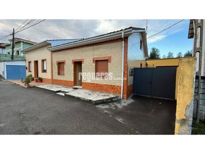 Exterior view of Single-family semi-detached for sale in Avilés  with Heating