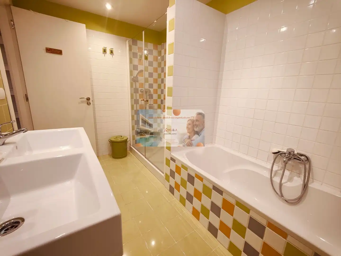 Baño de Dúplex de alquiler en Castellón de la Plana / Castelló de la Plana con Aire acondicionado, Calefacción y Parquet