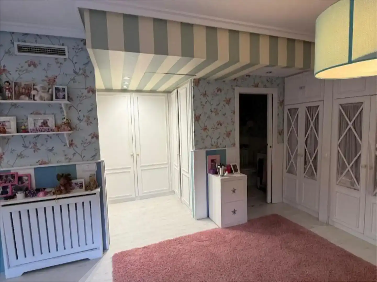 Habitación de Piso en venta en Boadilla del Monte con Aire acondicionado, Jardín privado y Piscina