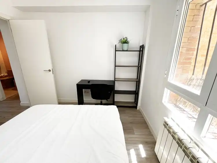 Bedroom of Flat for rent in Madrid  with Heating, Parquet flooring and Furnished