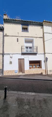 Casa-chalet en Venta en Calle Barrio Santo en Épila