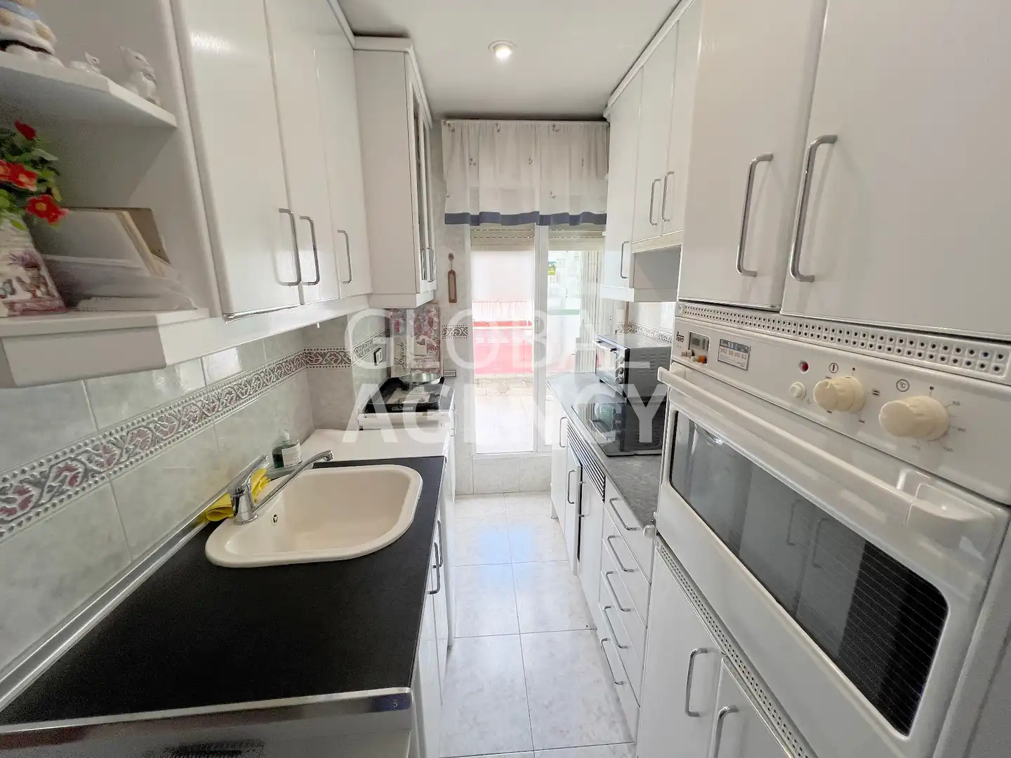 Kitchen of Attic for sale in Madrid  with Air Conditioner, Heating and Parquet flooring