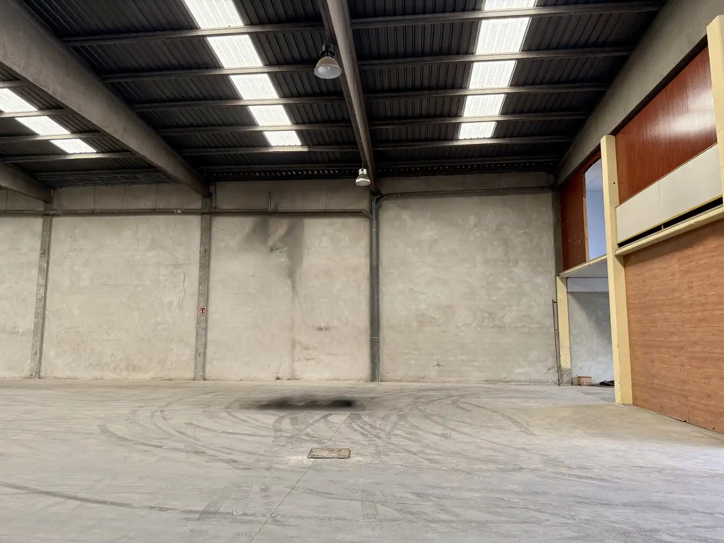 Industrial building to rent in Carrer dels Tapissers, imagen 4