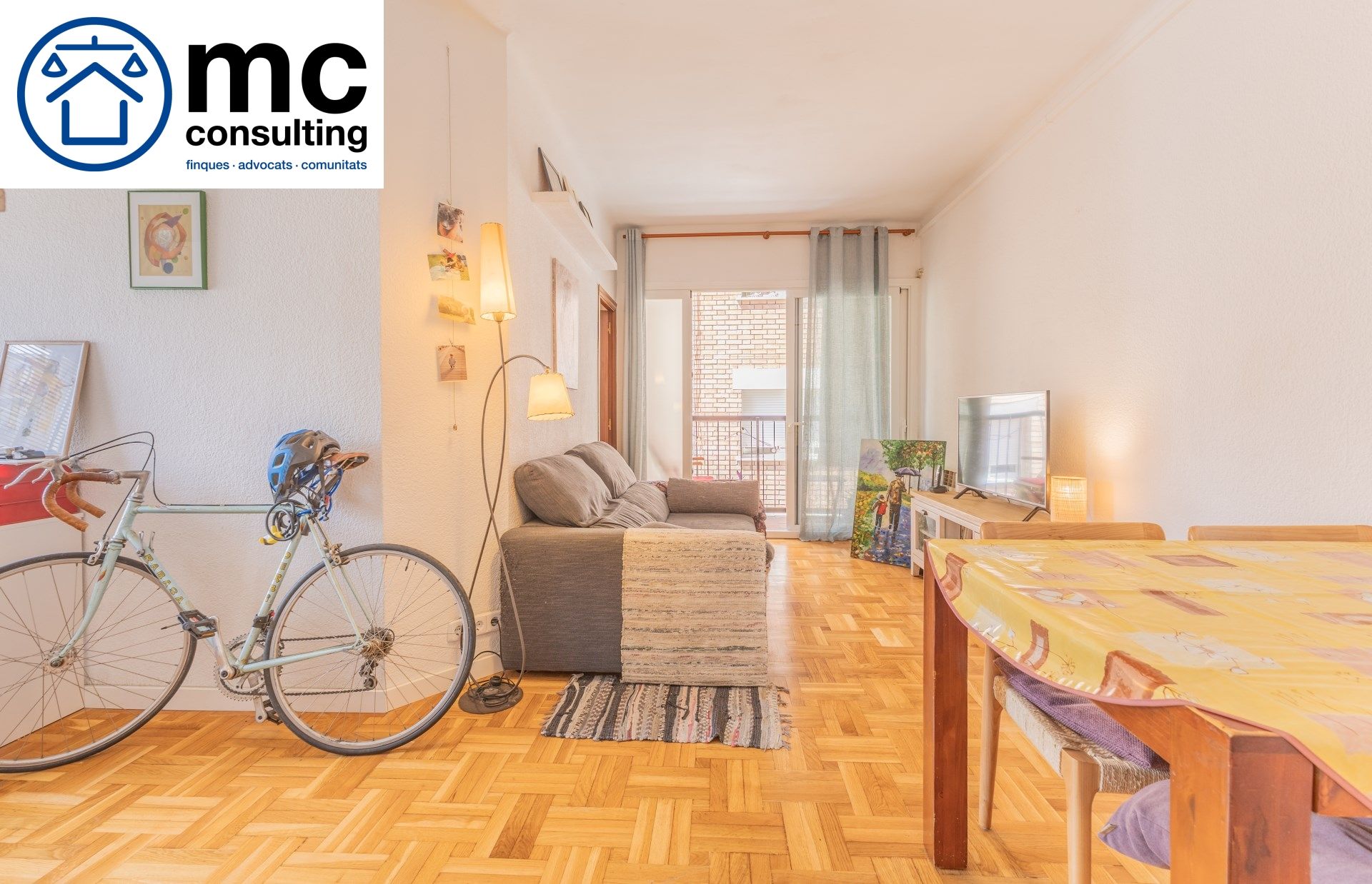Living room of Flat for sale in  Barcelona Capital  with Air Conditioner, Heating and Balcony