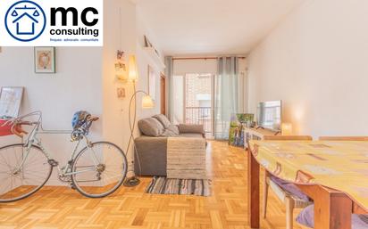 Sala d'estar de Pis en venda en  Barcelona Capital amb Aire condicionat, Calefacció i Balcó