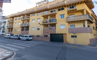 Vista exterior de Pis en venda en La Zubia amb Aire condicionat, Terrassa i Balcó