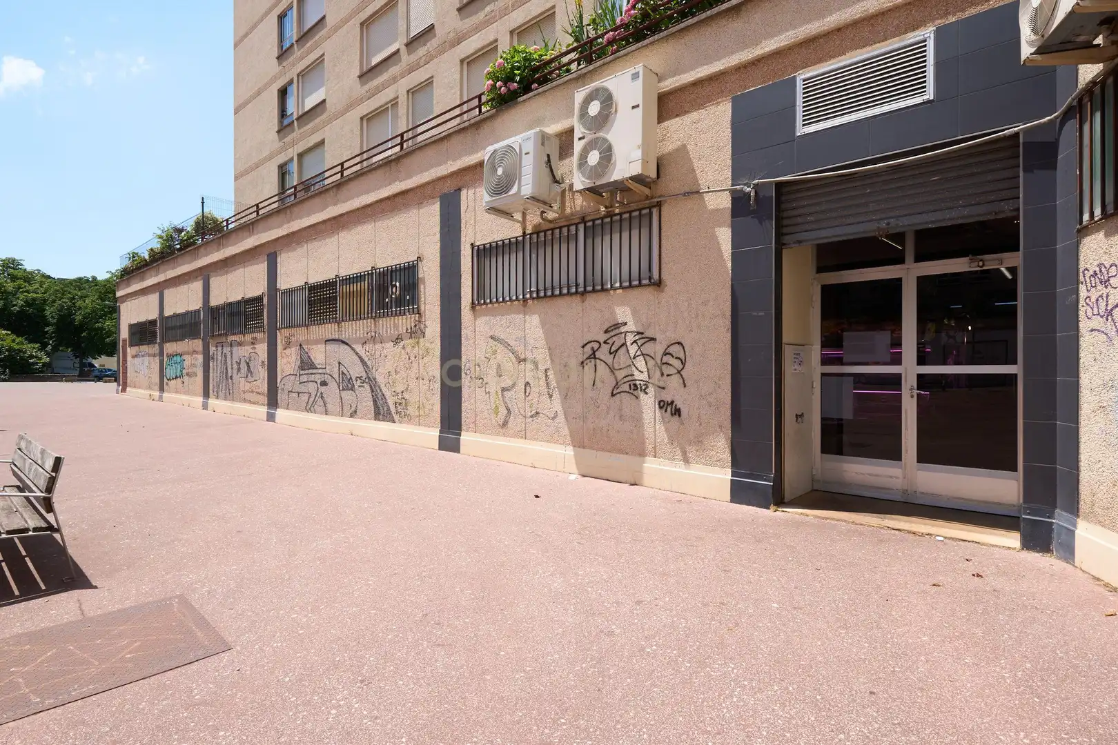 Außenansicht von Geschaftsraum zum Verkauf in Vitoria - Gasteiz