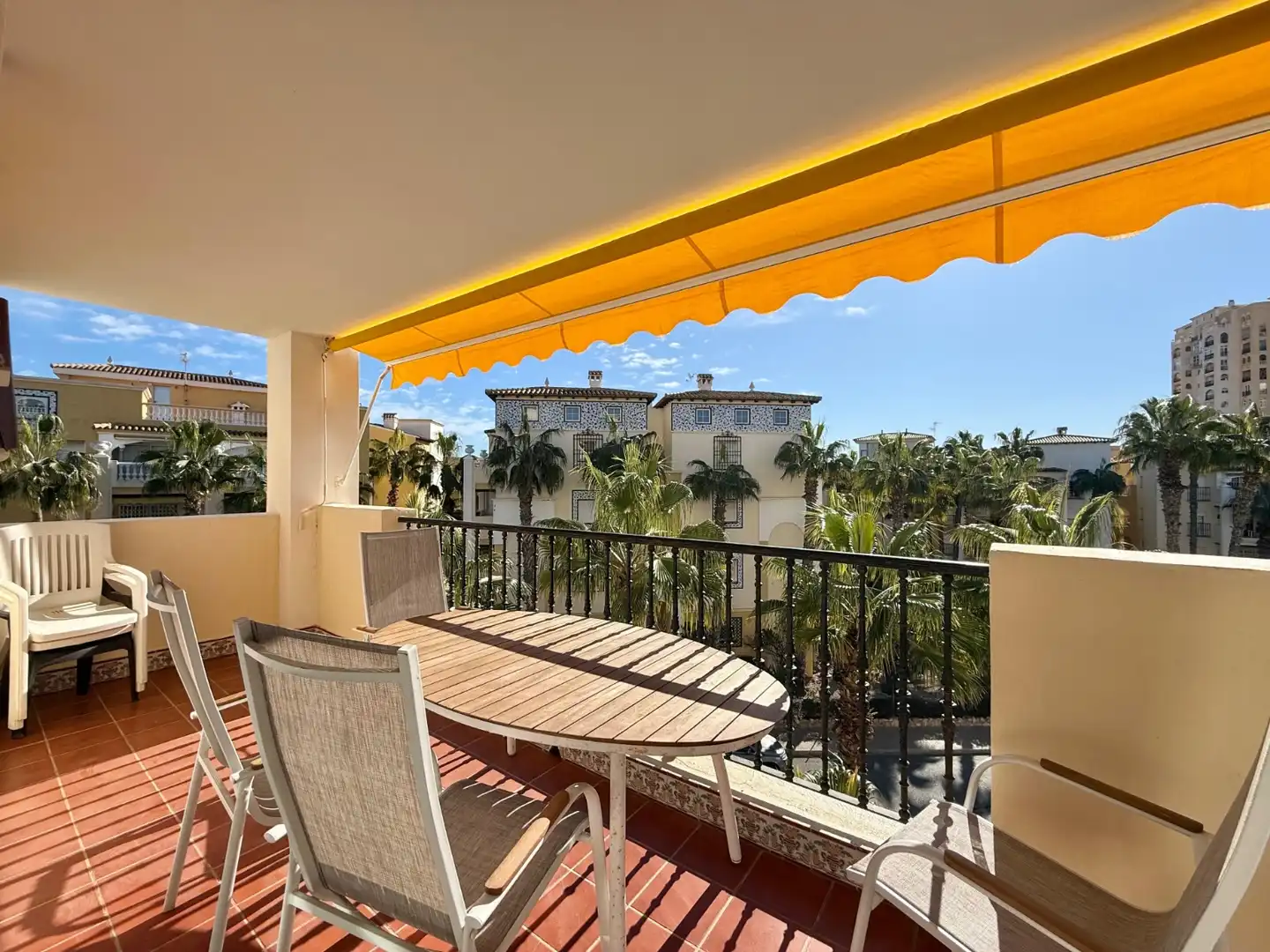 Terrasse von Wohnung zur Miete in Torrevieja mit Klimaanlage, Heizung und Schwimmbad