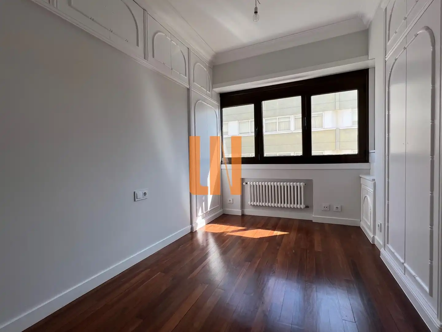 Wohnung zur Miete in A Coruña Capital  mit Heizung, Parkett und Ofen