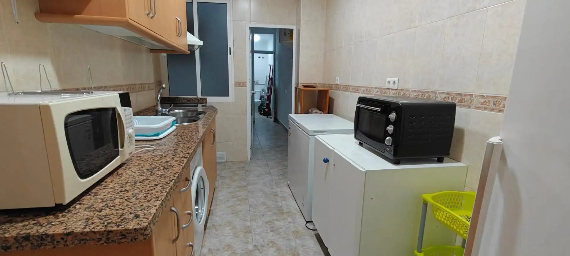 Cocina de Piso para compartir en Granada con Amueblado y Balcón