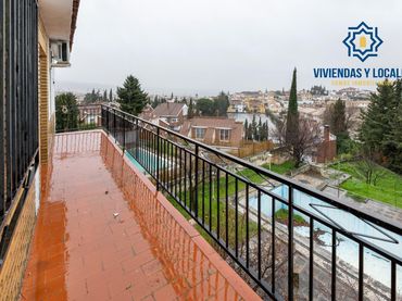 Chalet con piscina en venta en Huétor Vega
