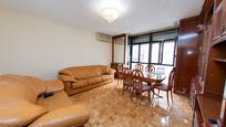 Sala d'estar de Pis en venda en  Madrid Capital amb Aire condicionat i Calefacció