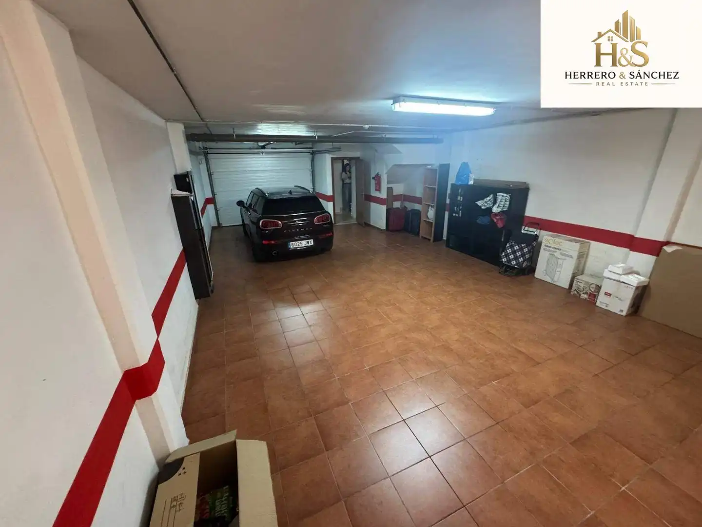 Parking of Houses for sale in Alicante / Alacant  with Air Conditioner, Heating and Private garden