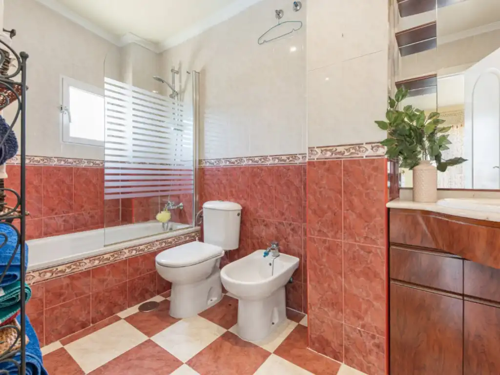 Baño de Ático en venta en El Campello con Aire acondicionado, Terraza y Amueblado