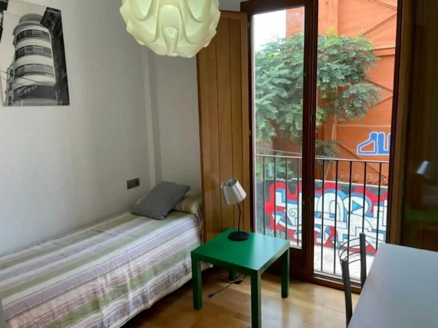 Habitación de Piso de alquiler en Valencia con Aire acondicionado, Amueblado y Lavadora