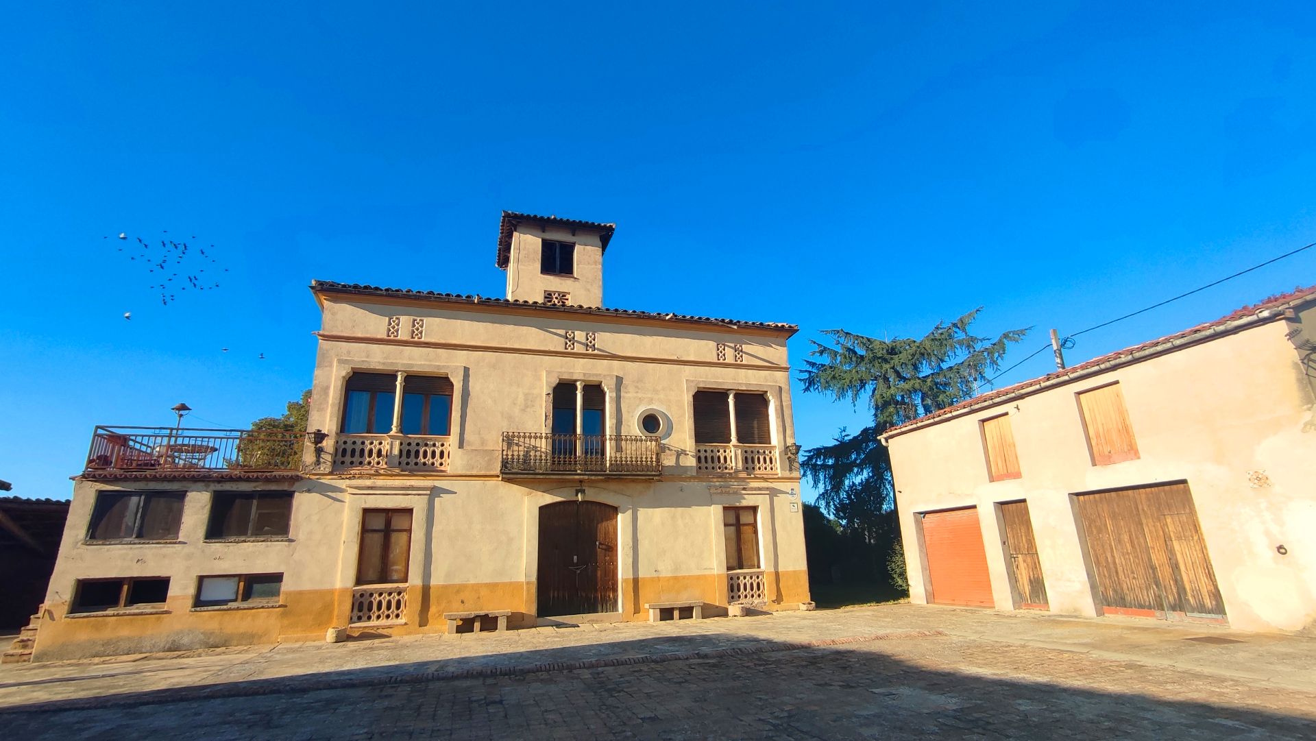 Vista exterior de Finca rústica en venda en Manresa amb Calefacció, Jardí privat i Terrassa