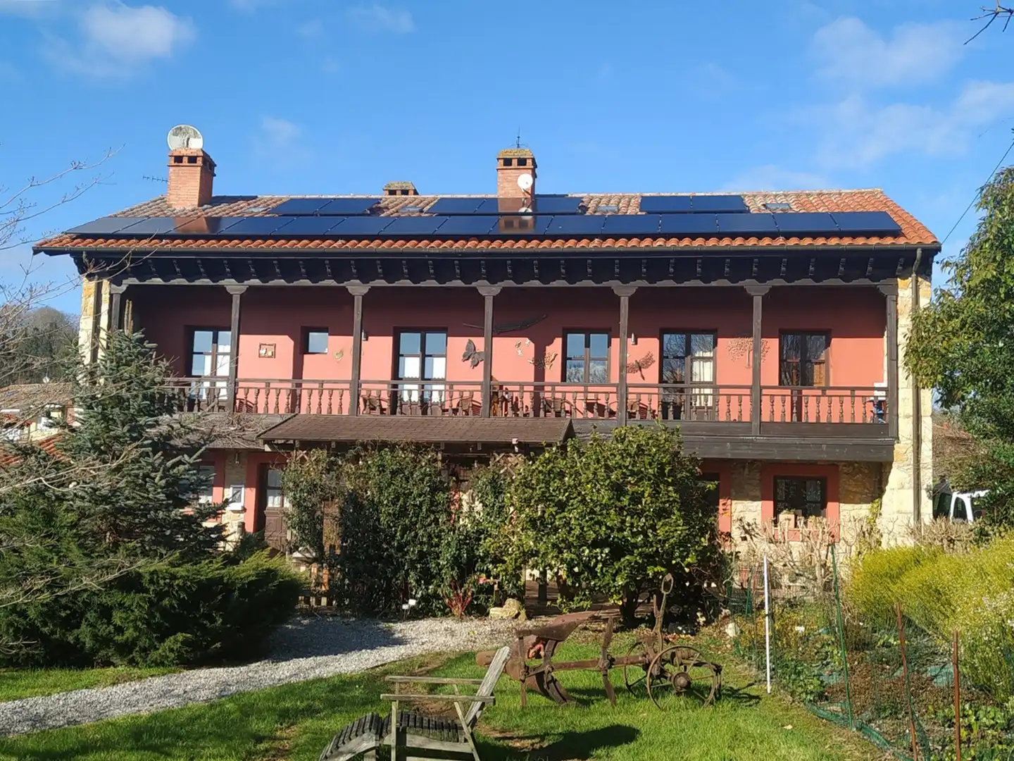 Vista exterior de Casa o chalet en venta en Nava con Calefacción, Jardín privado y Parquet
