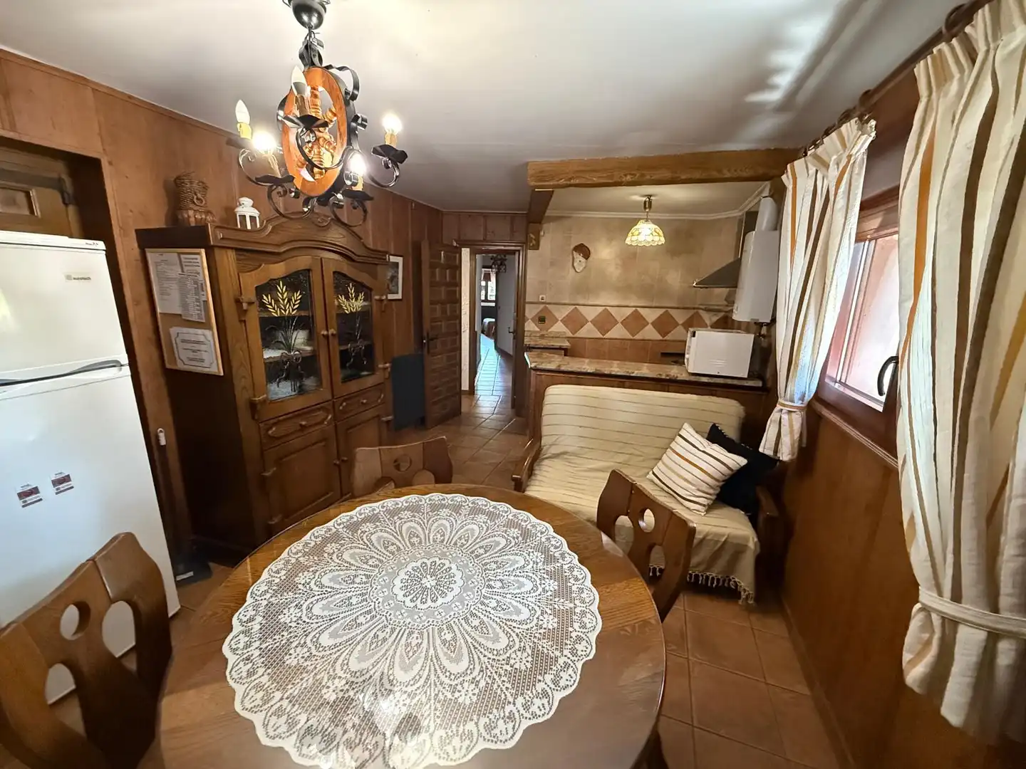 Sala d'estar de Casa o xalet en venda en Cepeda la Mora amb Calefacció, Jardí privat i Traster
