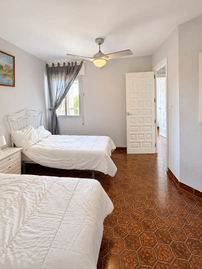 Habitación de Piso en venta en Torremolinos con Terraza, Amueblado y Lavadora