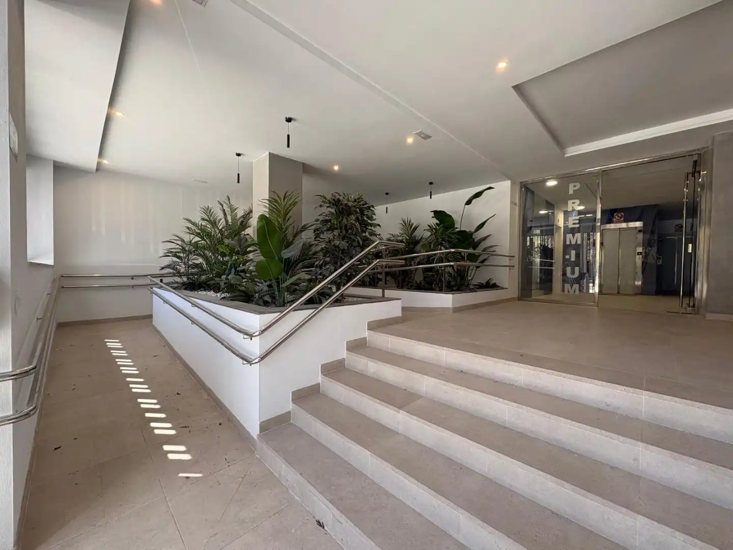 Oficina en venta en Granada con Aire acondicionado, Calefacción y Terraza
