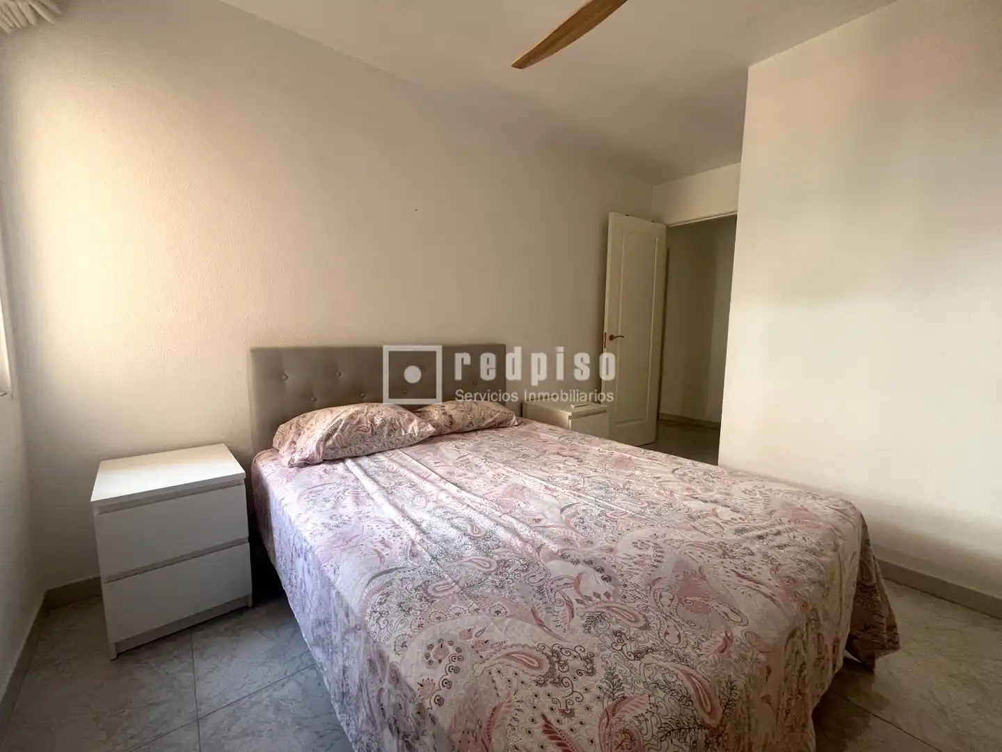 Bedroom of Flat for rent in Sevilla  with Air Conditioner and Private garden