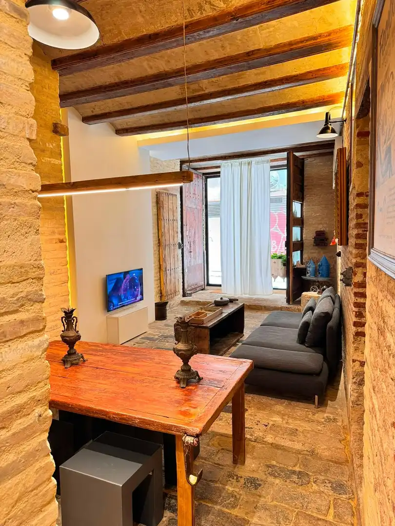 Sala d'estar de Pis de lloguer en Valencia amb Aire condicionat, Jardí privat i Moblat