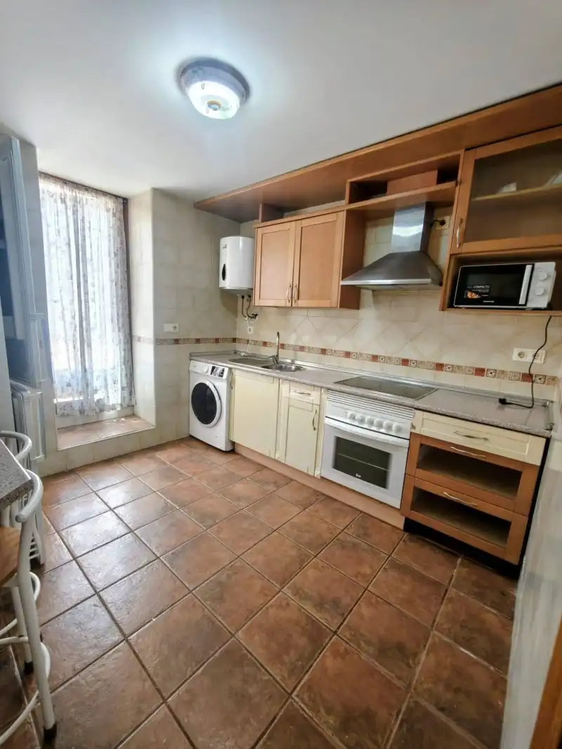 Cuina de Casa o xalet en venda en El Espinar amb Calefacció i Jardí privat