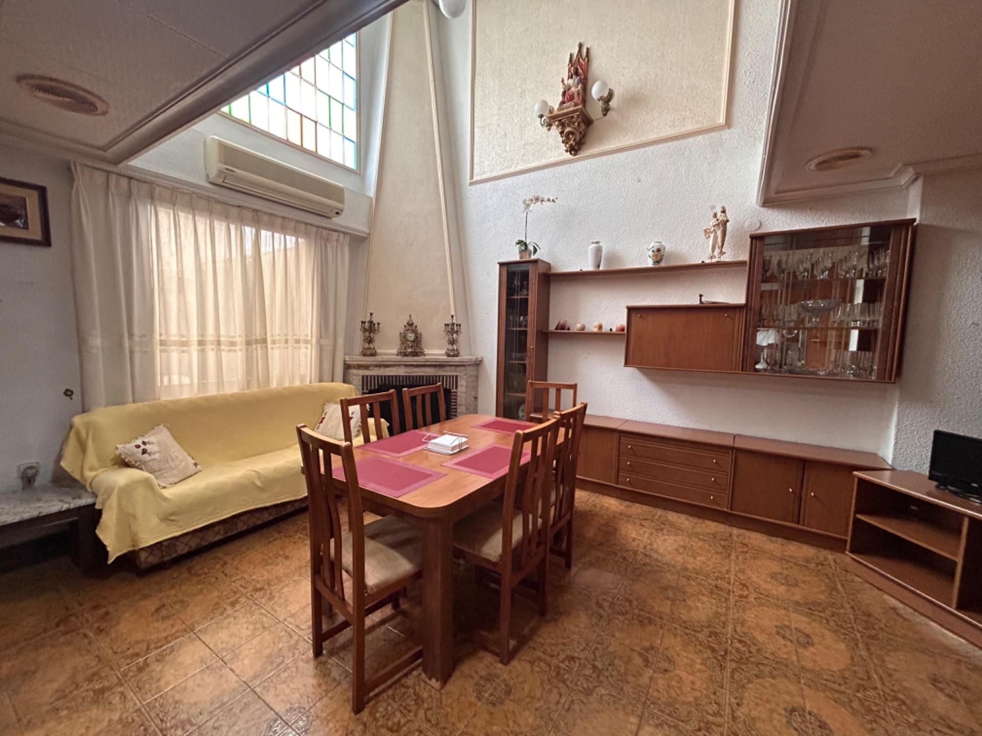 Dining room of Single-family semi-detached for sale in Guardamar del Segura  with Air Conditioner, Private garden and Furnished