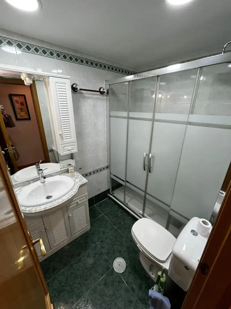 Bathroom of Flat for rent in Móstoles  with Air Conditioner, Heating and Parquet flooring