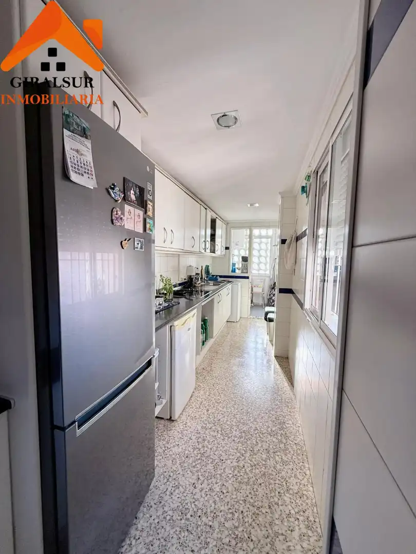 Kitchen of Flat for sale in Sevilla  with Air Conditioner and Terrace